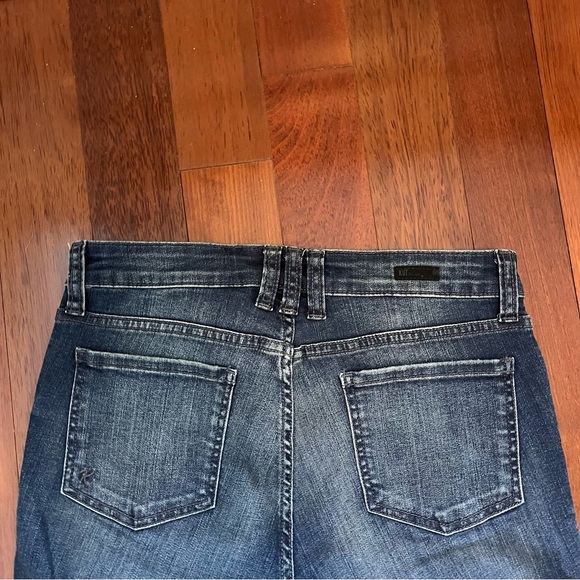 SALE! NWOT KUT from the Cloth MIA Toothpick Skinny Distressed Jeans. Size: 8. - Picture 11 of 14